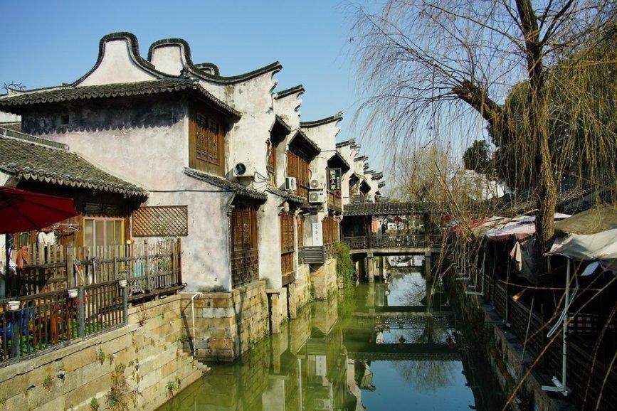 青海省第十四届人民代表大会第二次会议关于政府工作报告的决议